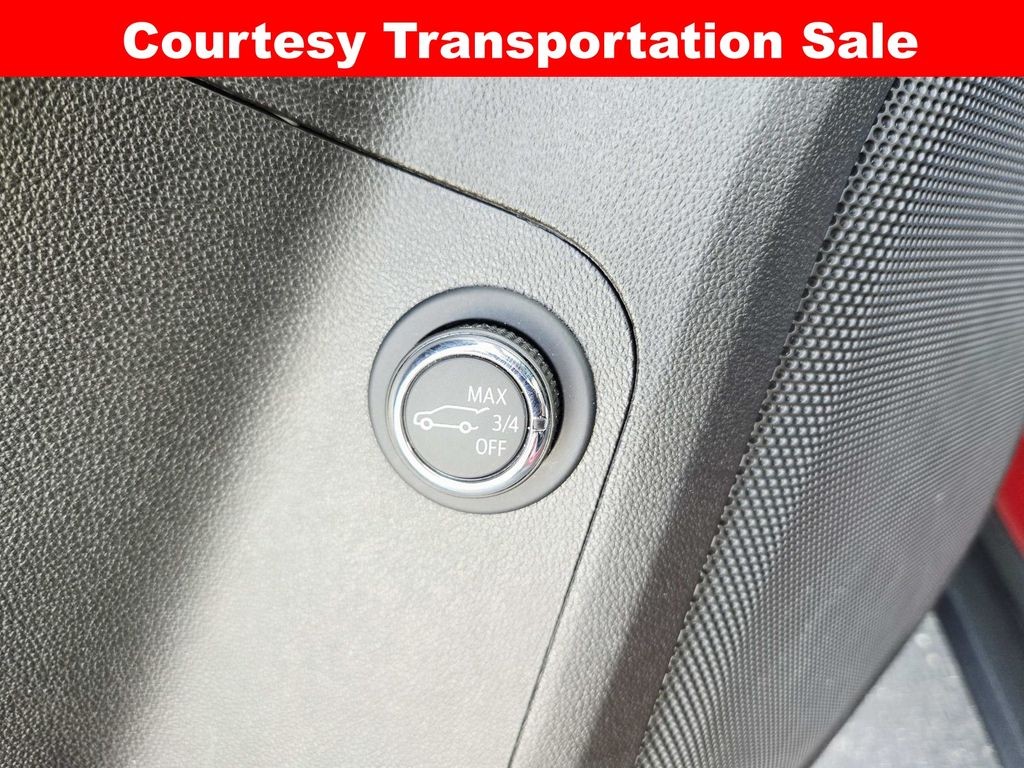 GMC Acadia Vehicle Full-screen Gallery Image 37