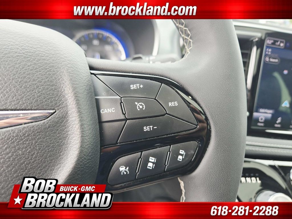 Chrysler Pacifica Vehicle Full-screen Gallery Image 23