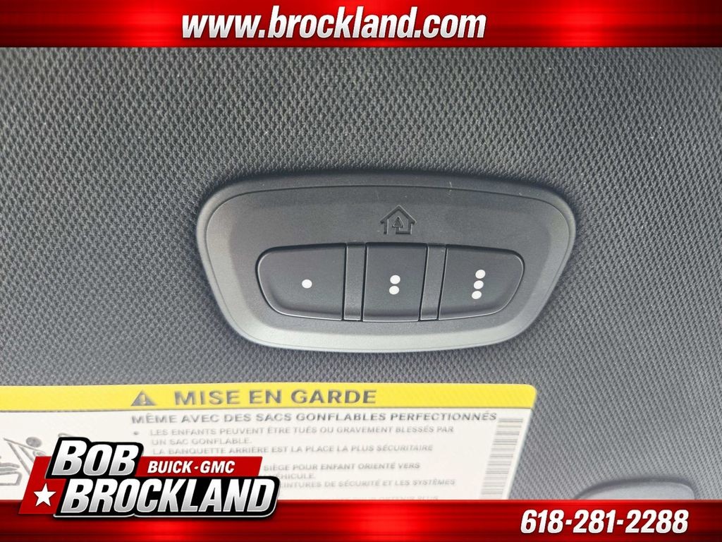 Chrysler Pacifica Vehicle Full-screen Gallery Image 37