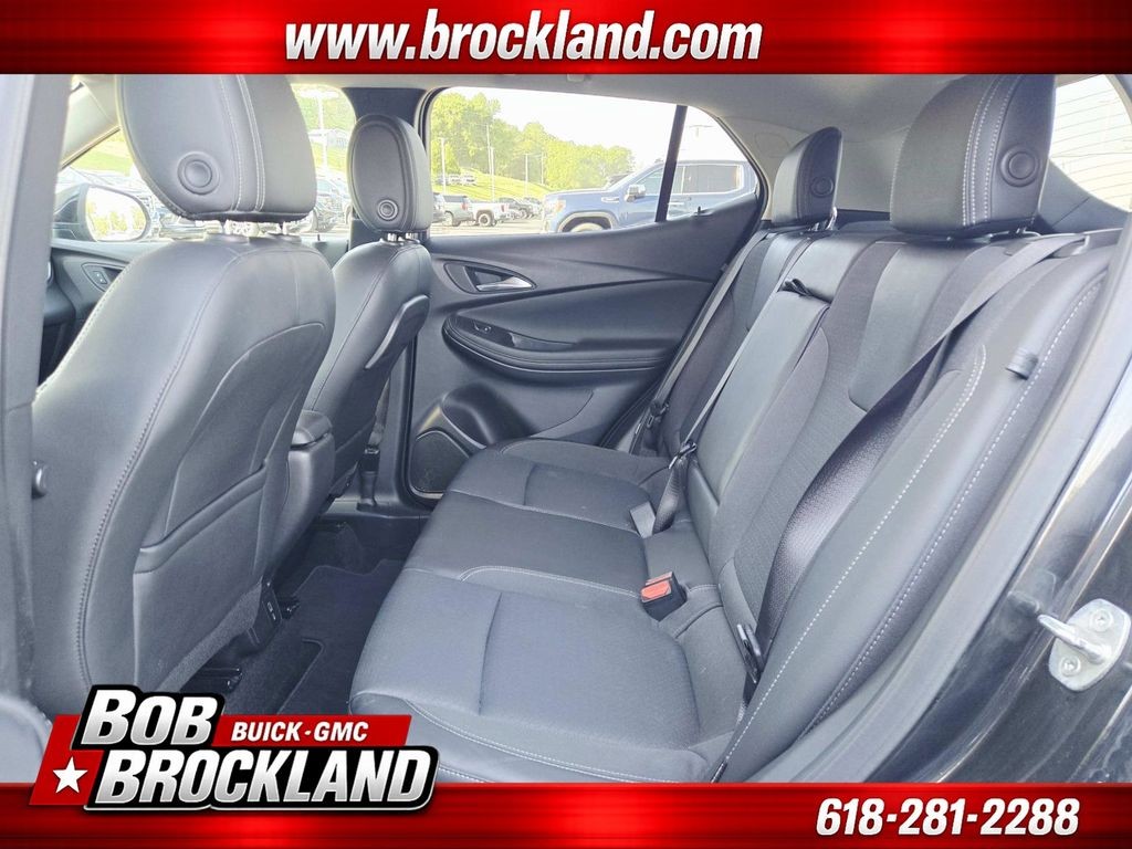 Buick Encore GX Vehicle Full-screen Gallery Image 12