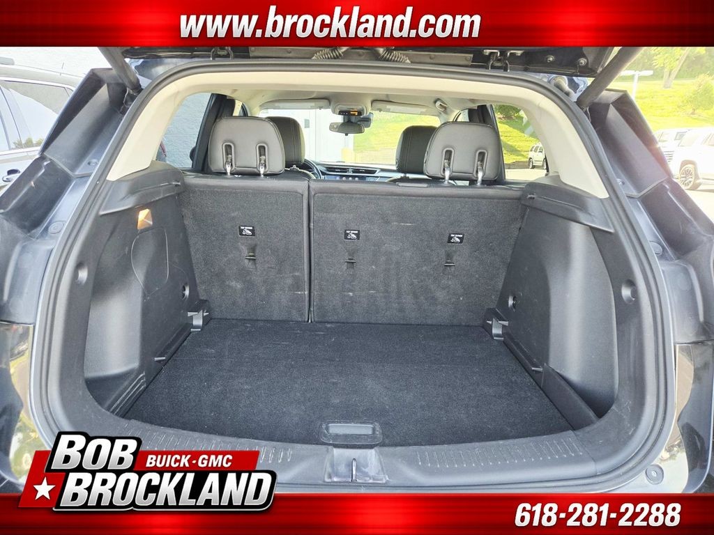 Buick Encore GX Vehicle Full-screen Gallery Image 13