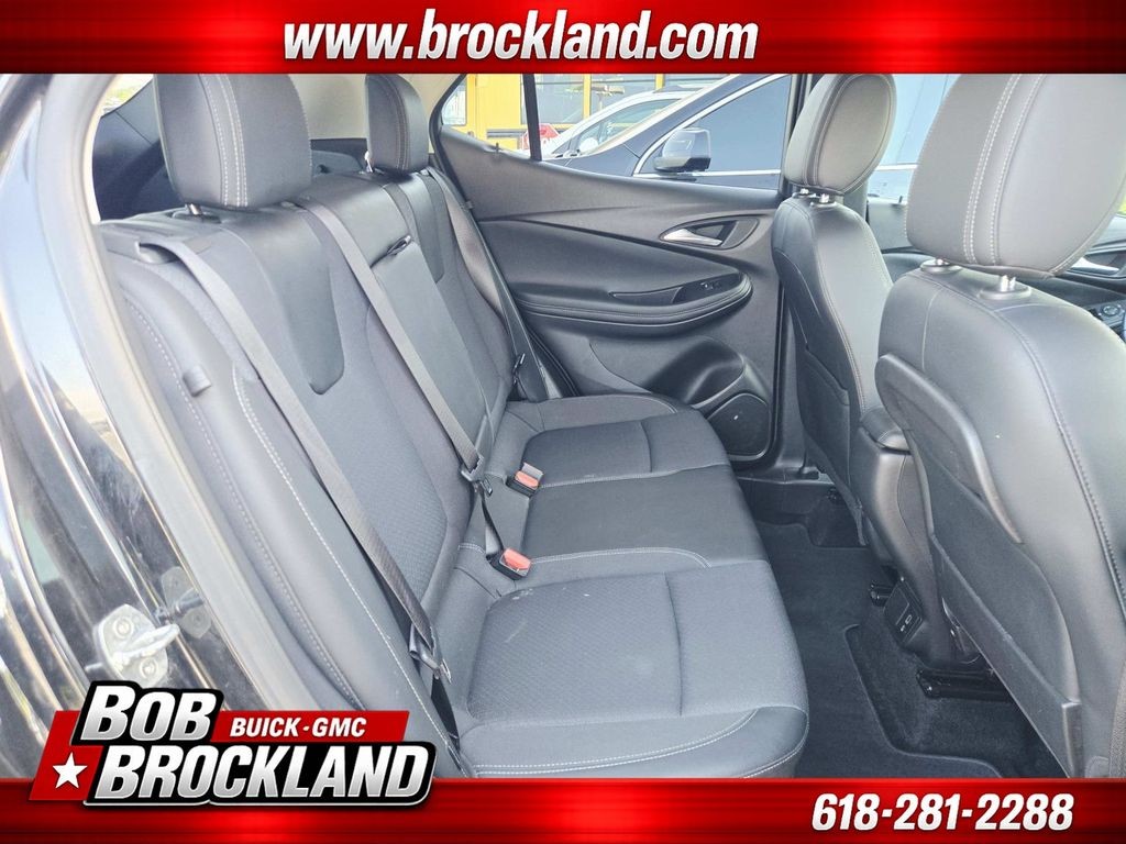 Buick Encore GX Vehicle Full-screen Gallery Image 14