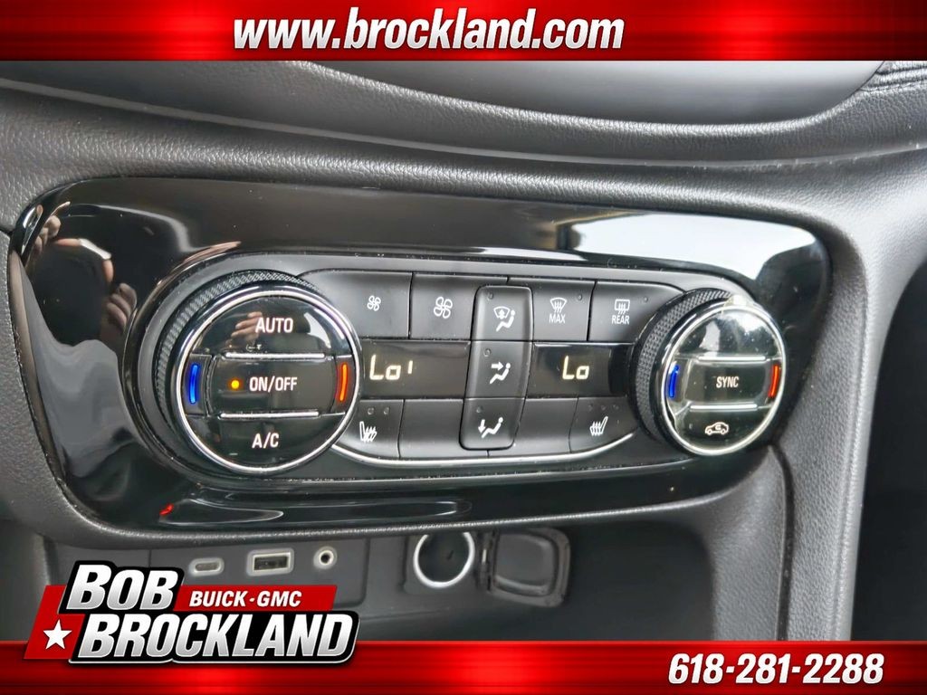 Buick Encore GX Vehicle Full-screen Gallery Image 27