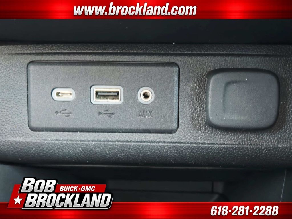 Buick Encore GX Vehicle Full-screen Gallery Image 29