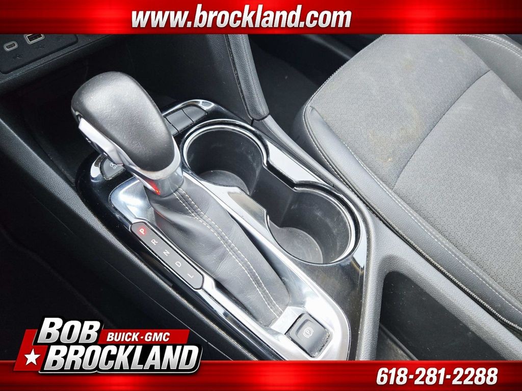 Buick Encore GX Vehicle Full-screen Gallery Image 30