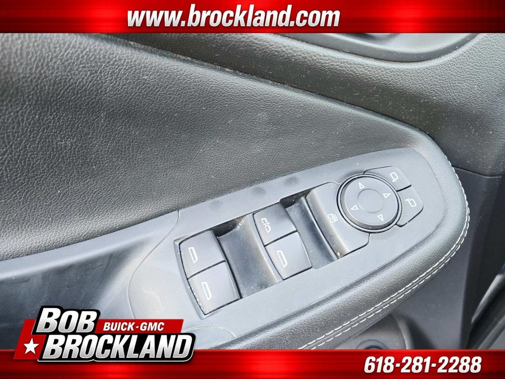 Buick Encore GX Vehicle Full-screen Gallery Image 34