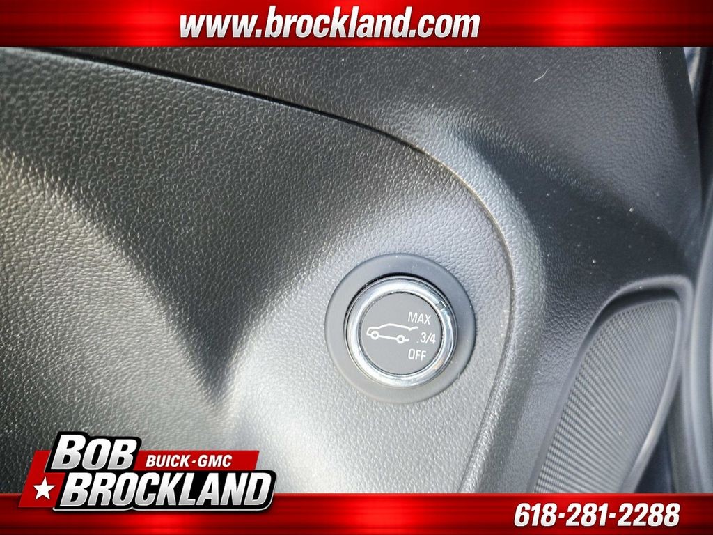 Buick Encore GX Vehicle Full-screen Gallery Image 35
