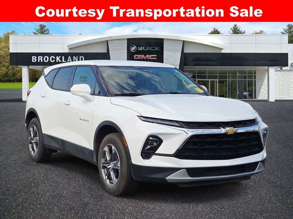 Chevrolet Blazer Vehicle Full-screen Gallery Image 01