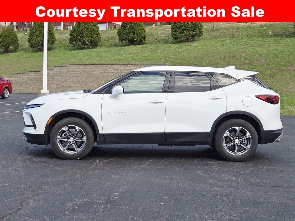 Chevrolet Blazer Vehicle Full-screen Gallery Image 06
