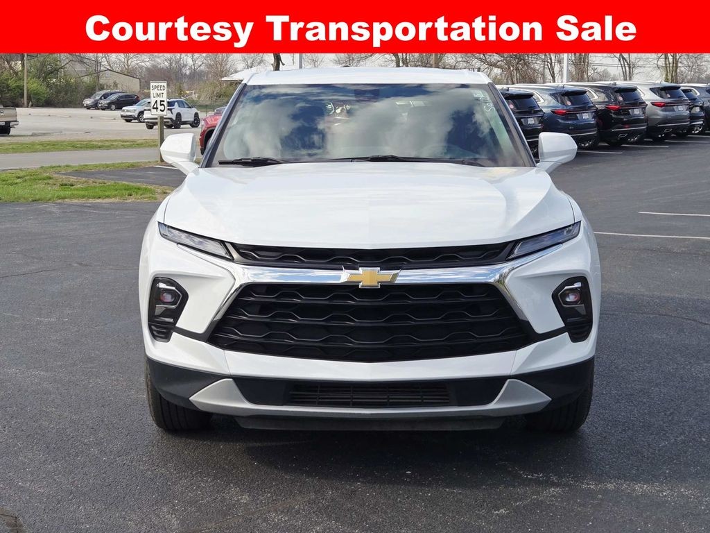 Chevrolet Blazer Vehicle Full-screen Gallery Image 08