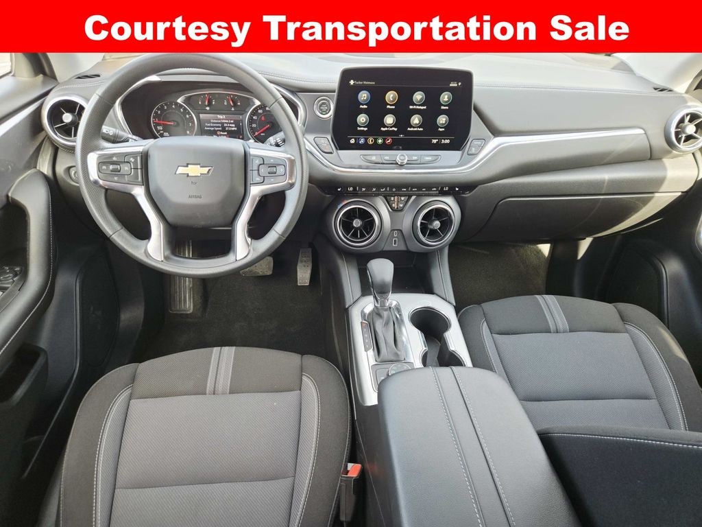 Chevrolet Blazer Vehicle Full-screen Gallery Image 09