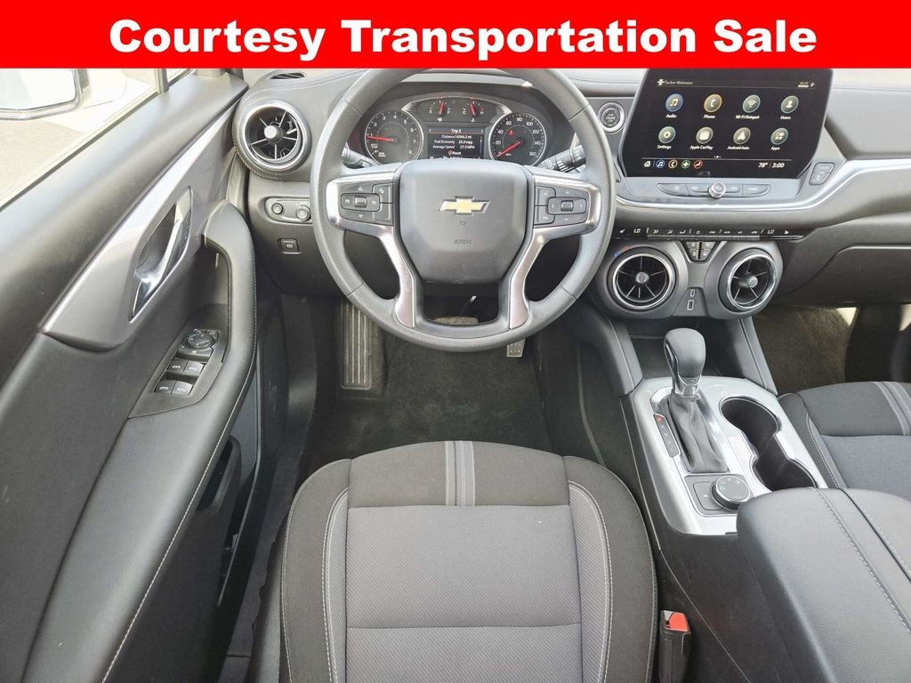Chevrolet Blazer Vehicle Full-screen Gallery Image 10