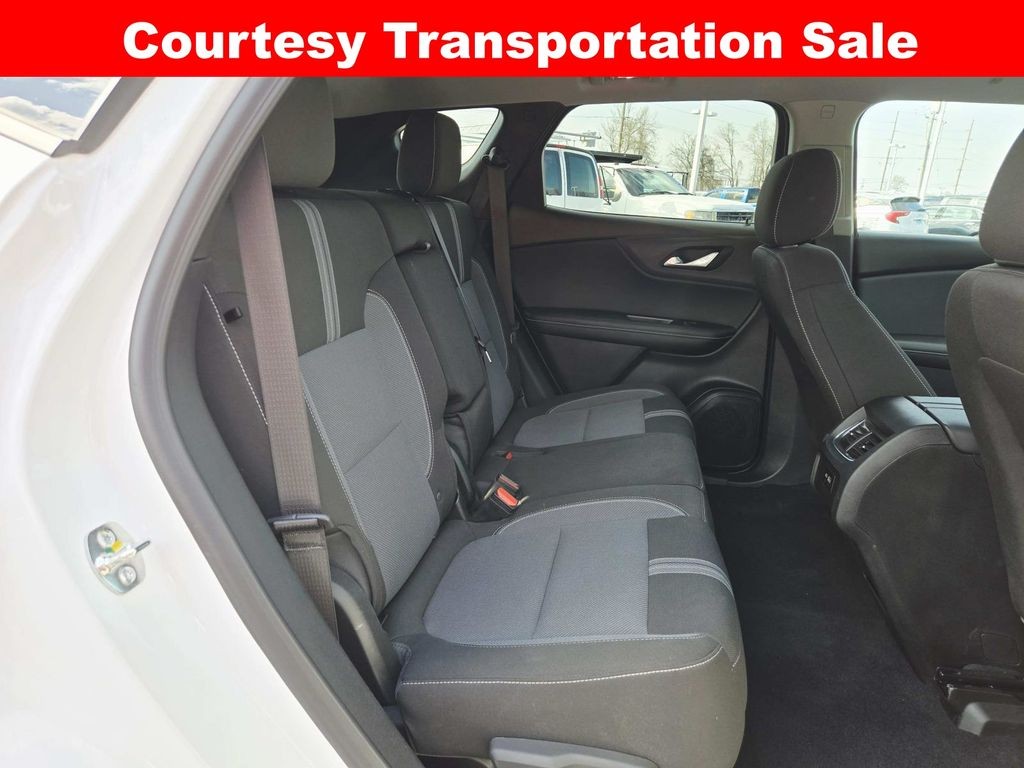 Chevrolet Blazer Vehicle Full-screen Gallery Image 14