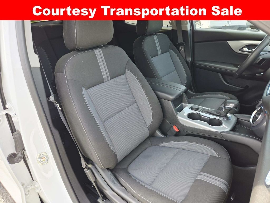 Chevrolet Blazer Vehicle Full-screen Gallery Image 15