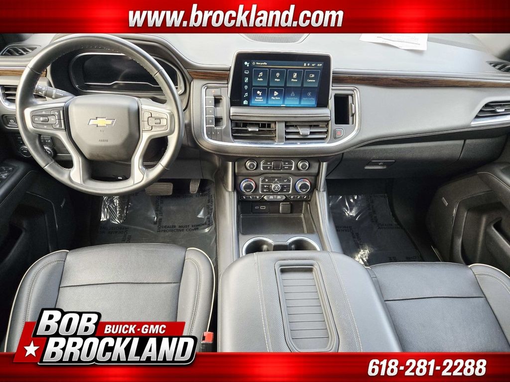 Chevrolet Suburban Vehicle Full-screen Gallery Image 09