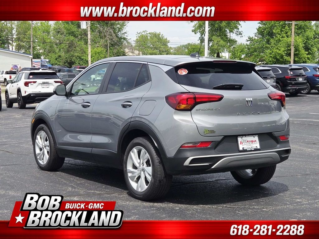 Buick Encore GX Vehicle Full-screen Gallery Image 05