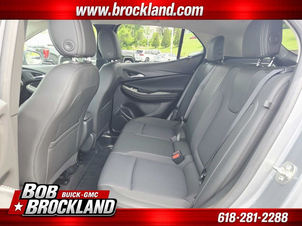 Buick Encore GX Vehicle Full-screen Gallery Image 12