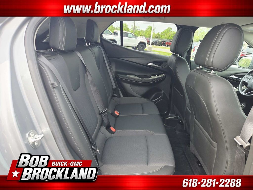 Buick Encore GX Vehicle Full-screen Gallery Image 14