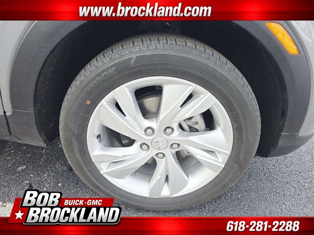 Buick Encore GX Vehicle Full-screen Gallery Image 16