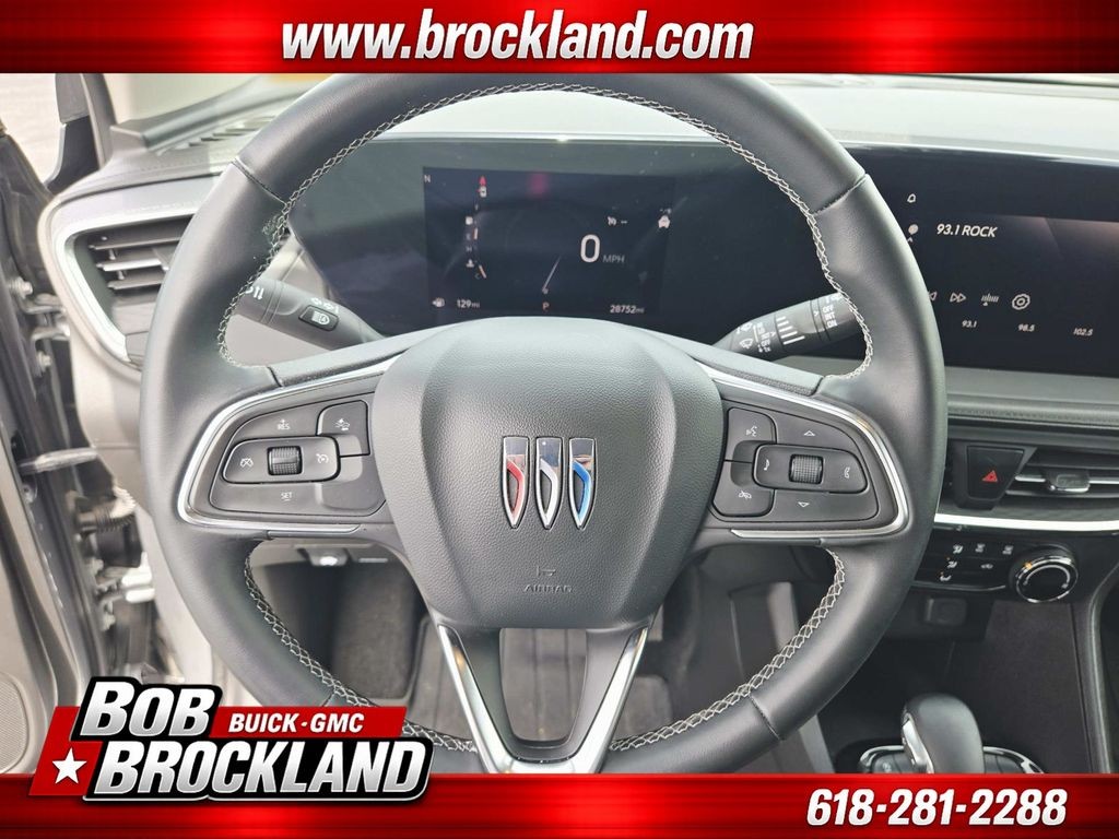 Buick Encore GX Vehicle Full-screen Gallery Image 18