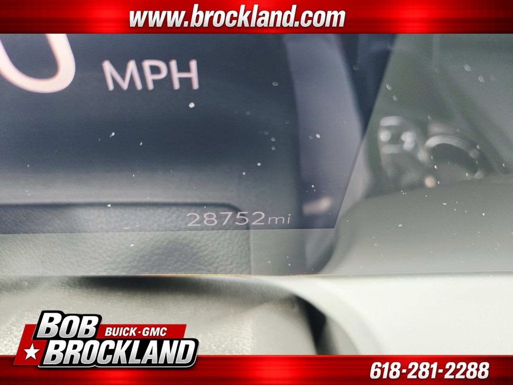 Buick Encore GX Vehicle Full-screen Gallery Image 22