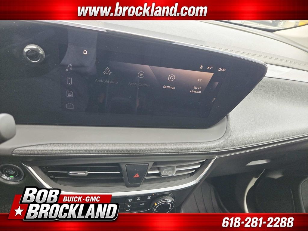 Buick Encore GX Vehicle Full-screen Gallery Image 23