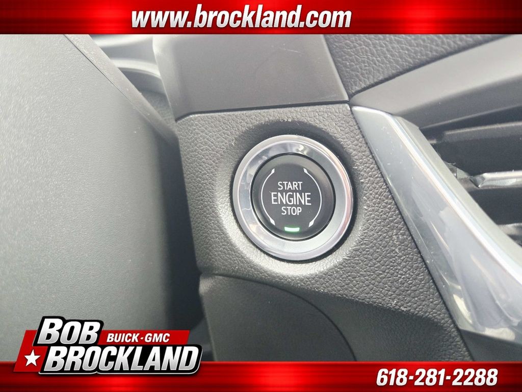 Buick Encore GX Vehicle Full-screen Gallery Image 30