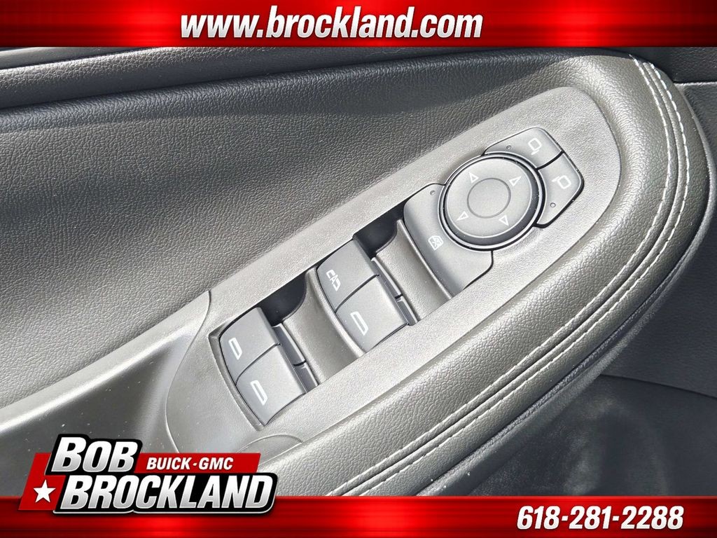 Buick Encore GX Vehicle Full-screen Gallery Image 34