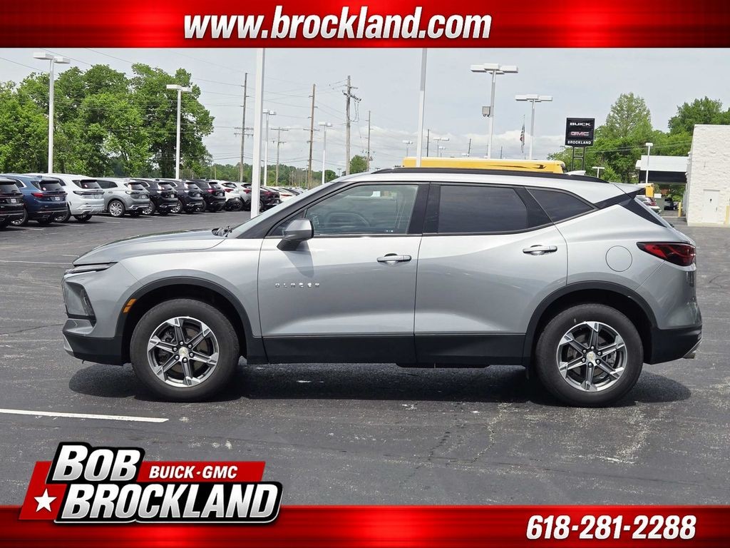 Chevrolet Blazer Vehicle Full-screen Gallery Image 06