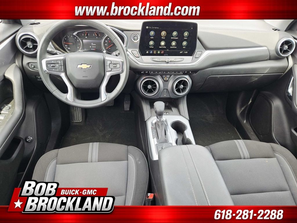 Chevrolet Blazer Vehicle Full-screen Gallery Image 09