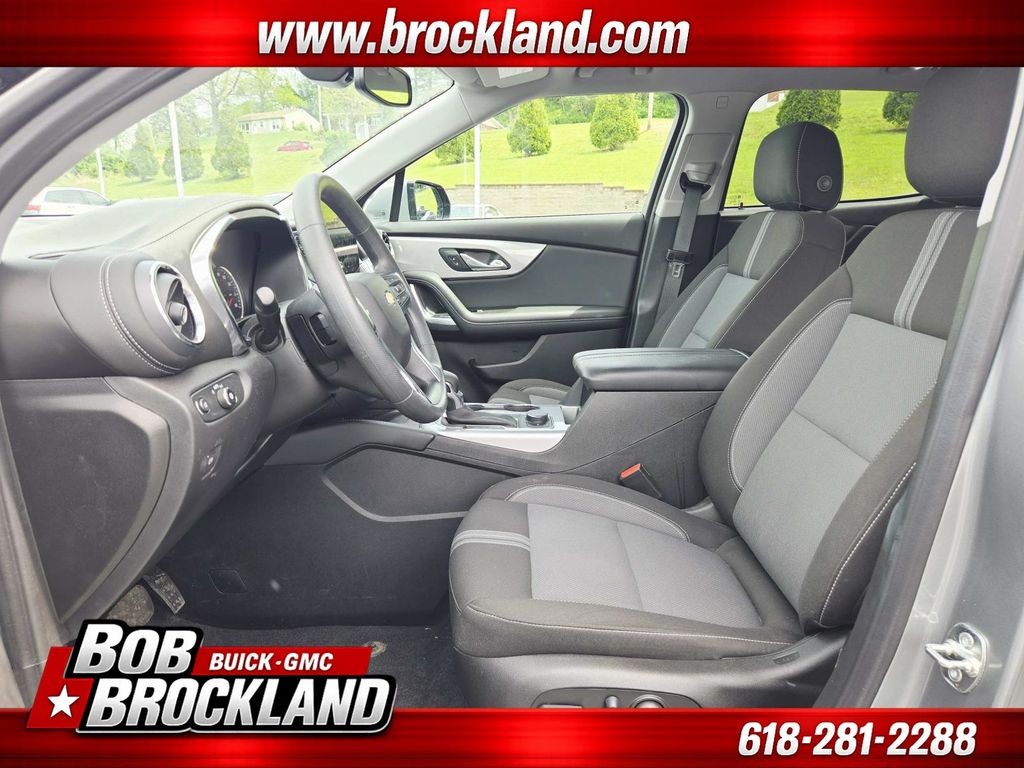 Chevrolet Blazer Vehicle Full-screen Gallery Image 11