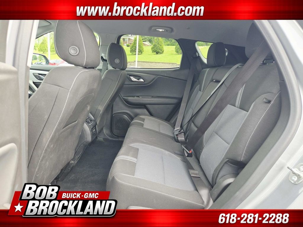 Chevrolet Blazer Vehicle Full-screen Gallery Image 12