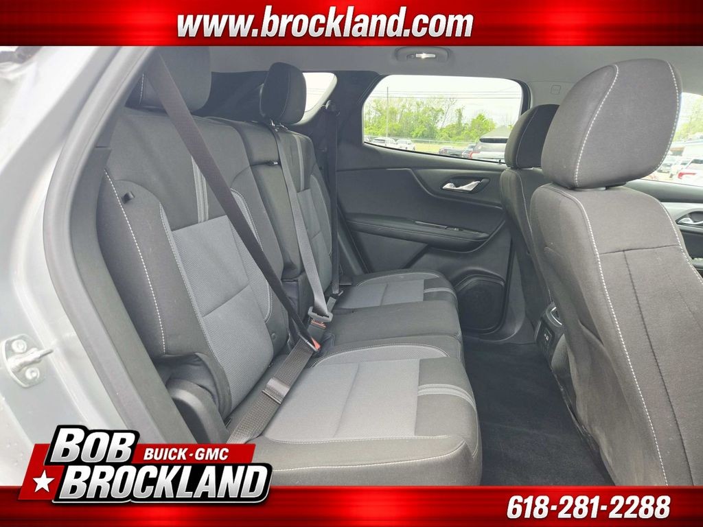 Chevrolet Blazer Vehicle Full-screen Gallery Image 14