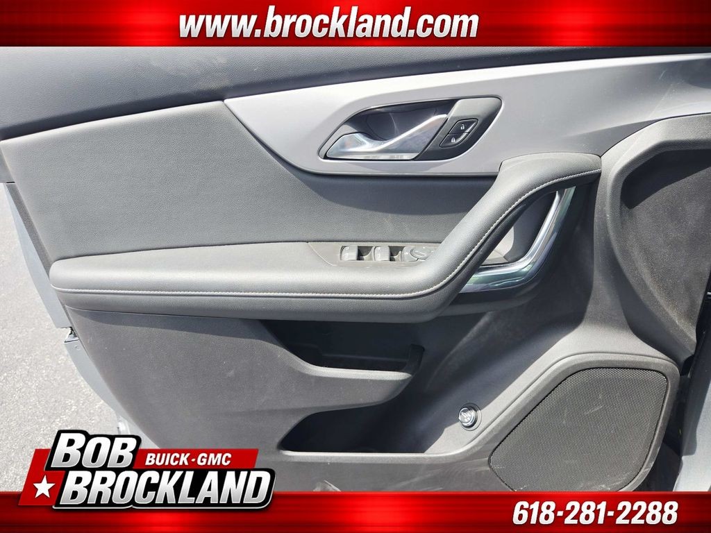 Chevrolet Blazer Vehicle Full-screen Gallery Image 33