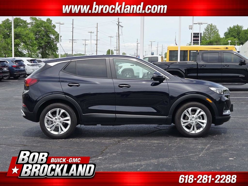 Buick Encore GX Vehicle Full-screen Gallery Image 02