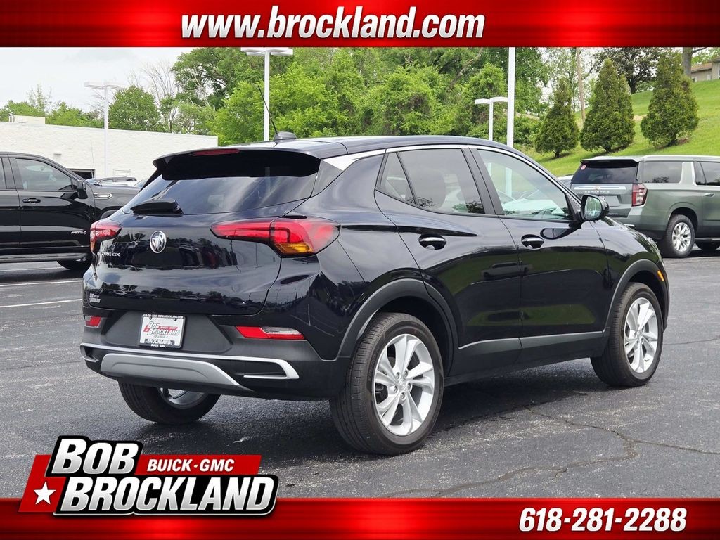 Buick Encore GX Vehicle Full-screen Gallery Image 03