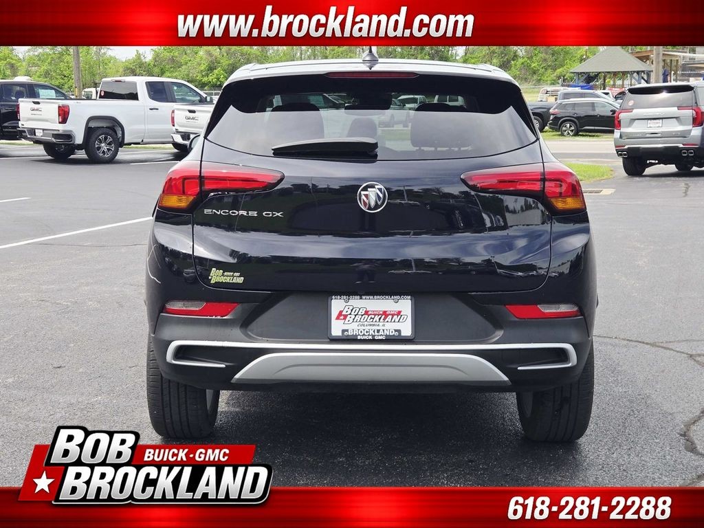 Buick Encore GX Vehicle Full-screen Gallery Image 04
