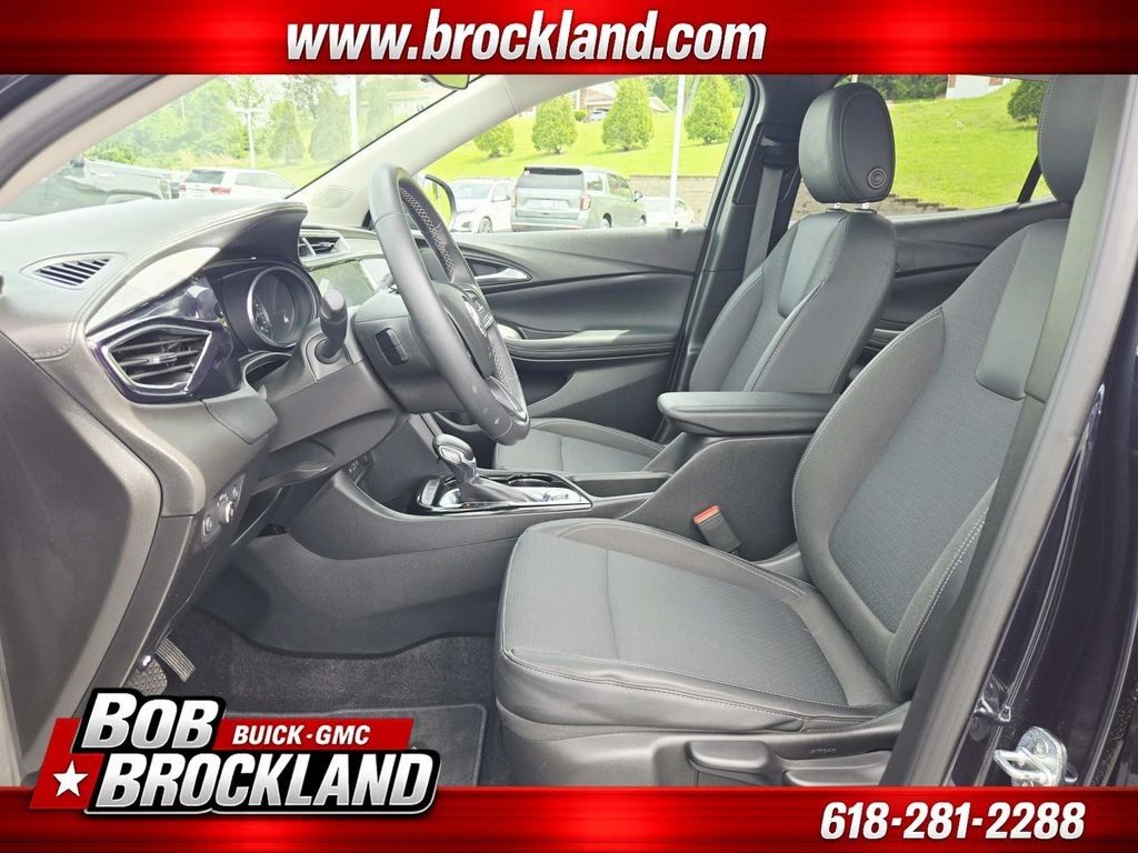 Buick Encore GX Vehicle Full-screen Gallery Image 11