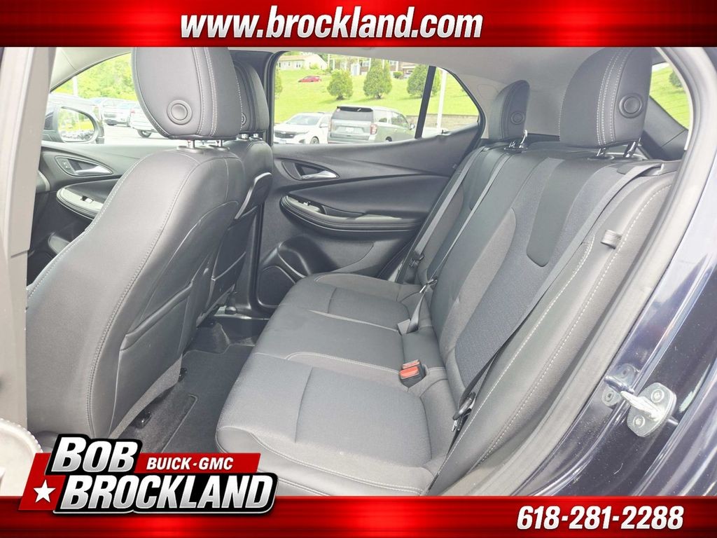 Buick Encore GX Vehicle Full-screen Gallery Image 12