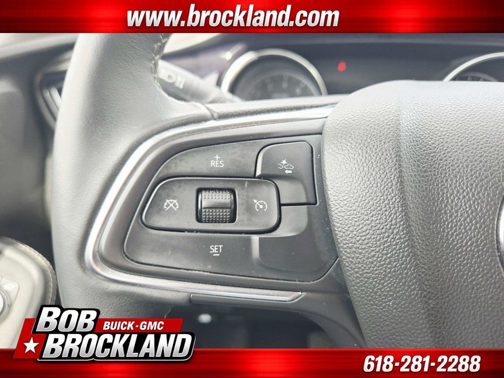 Buick Encore GX Vehicle Full-screen Gallery Image 19