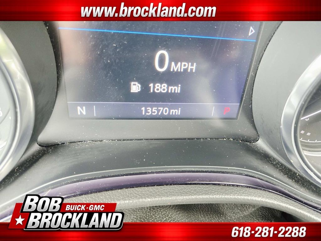 Buick Encore GX Vehicle Full-screen Gallery Image 22