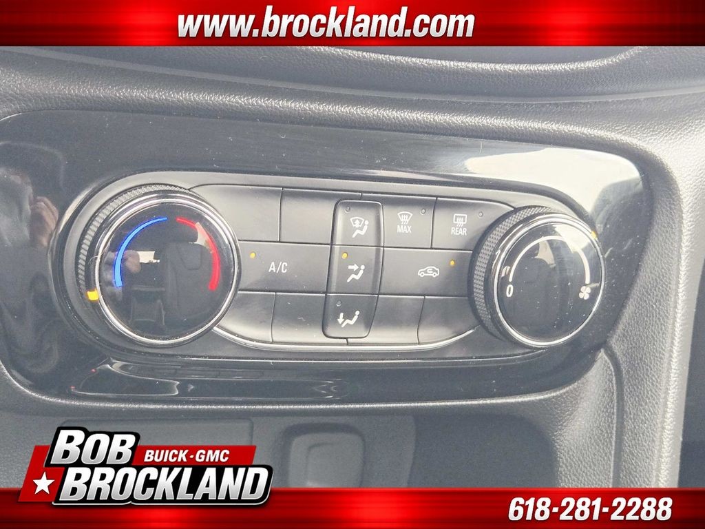 Buick Encore GX Vehicle Full-screen Gallery Image 28