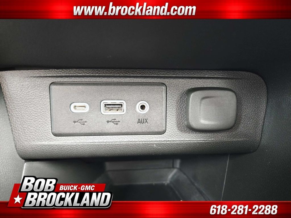 Buick Encore GX Vehicle Full-screen Gallery Image 29