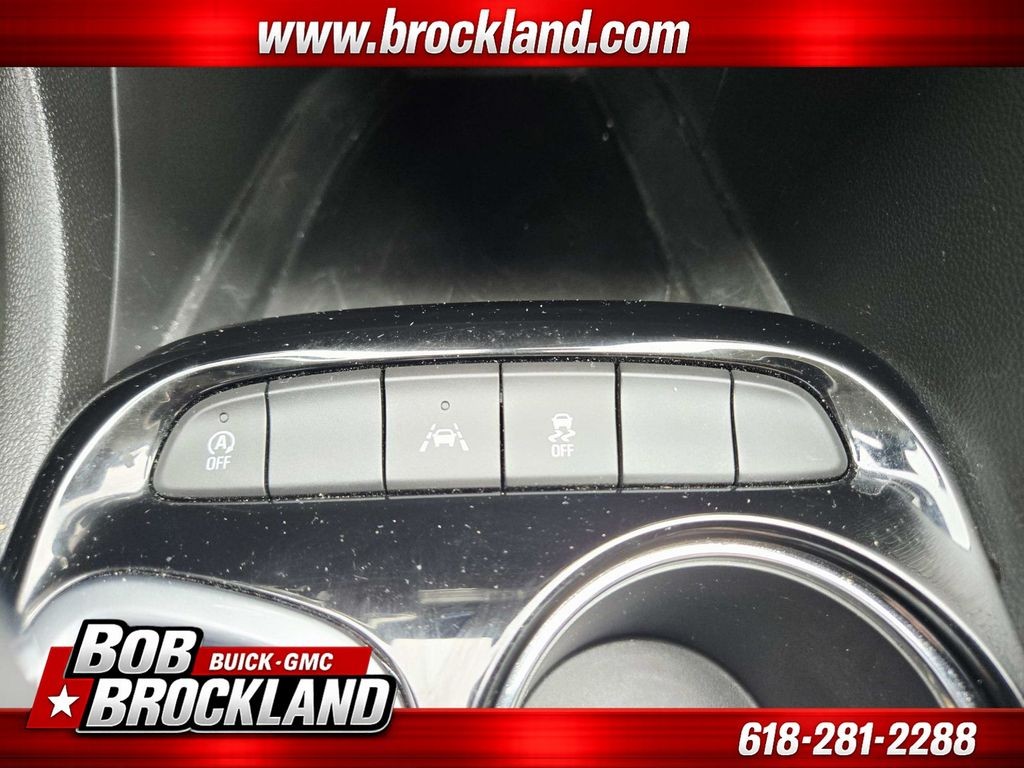 Buick Encore GX Vehicle Full-screen Gallery Image 30