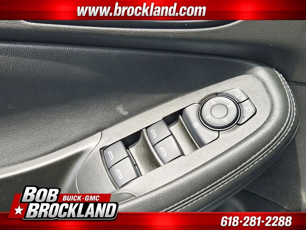 Buick Encore GX Vehicle Full-screen Gallery Image 35