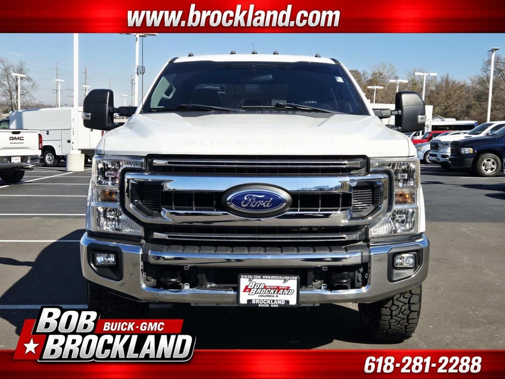 Ford Super Duty F-350 SRW Vehicle Full-screen Gallery Image 08