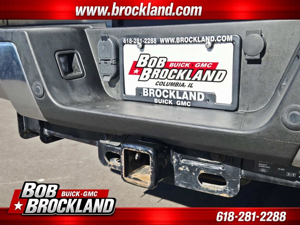 Ford Super Duty F-350 SRW Vehicle Full-screen Gallery Image 14