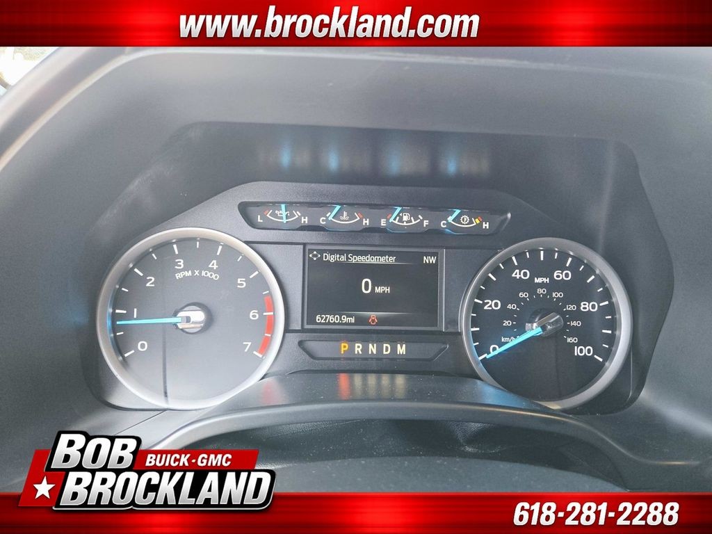 Ford Super Duty F-350 SRW Vehicle Full-screen Gallery Image 23