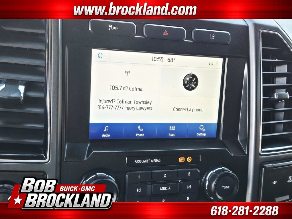 Ford Super Duty F-350 SRW Vehicle Full-screen Gallery Image 27