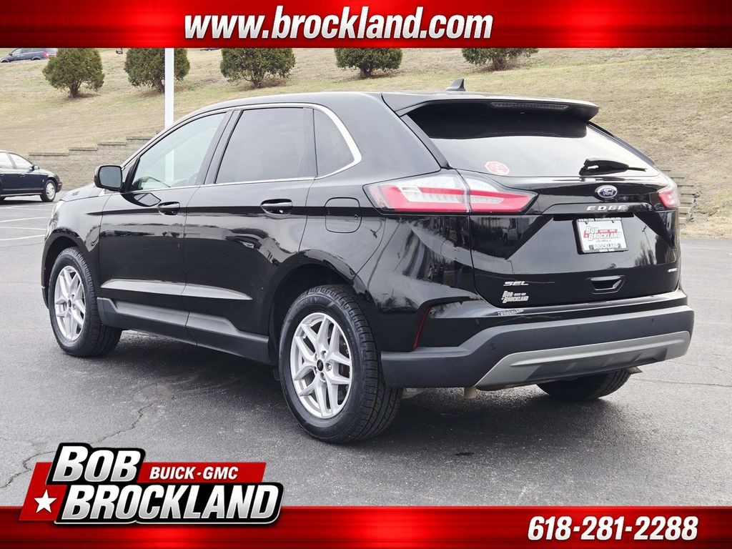 Ford Edge Vehicle Full-screen Gallery Image 05